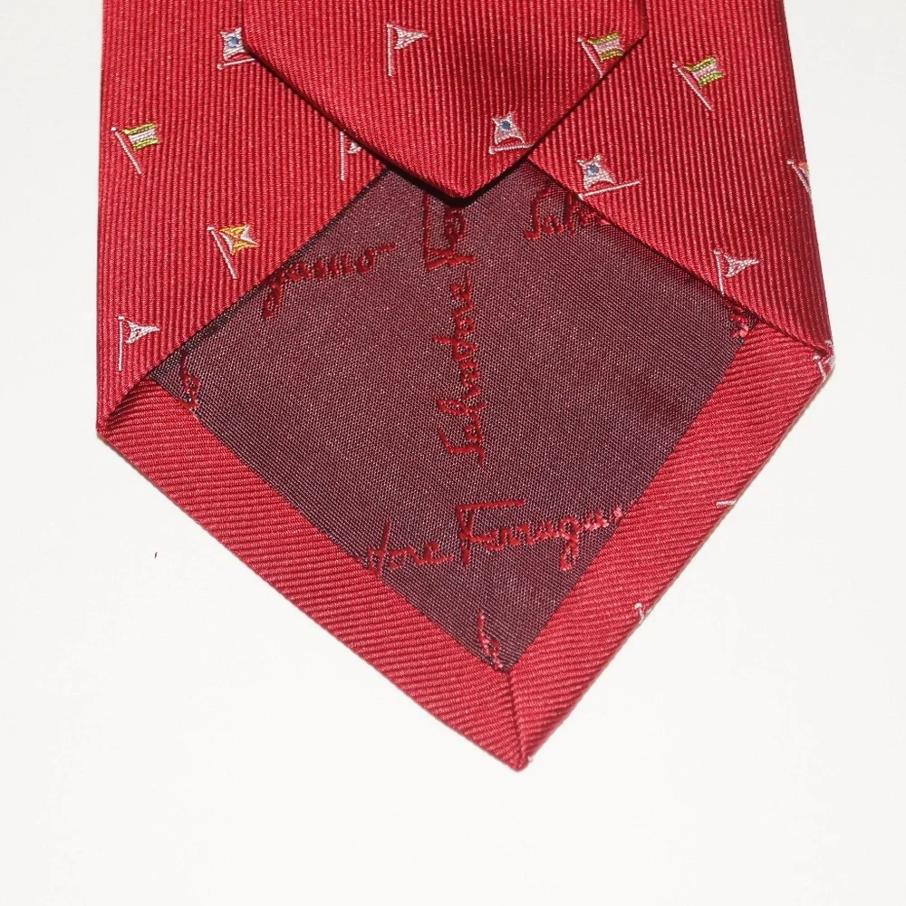 Men's SALVATORE FERRAGAMO classic silk neck tie.